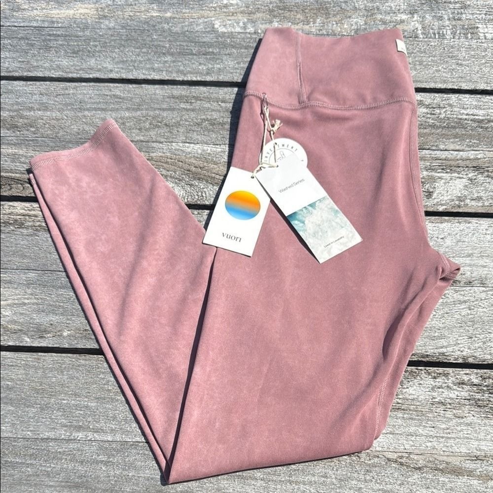 Vuori Washed Studio Legging Washed Marsala Women's Large NWT ❤️✨